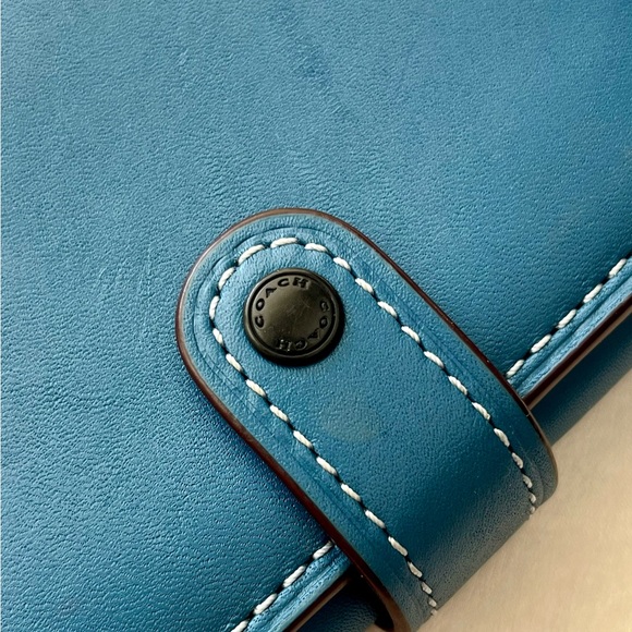 Coach 1941 small trifold wallet with flower pattern interior - Picture 3 of 11